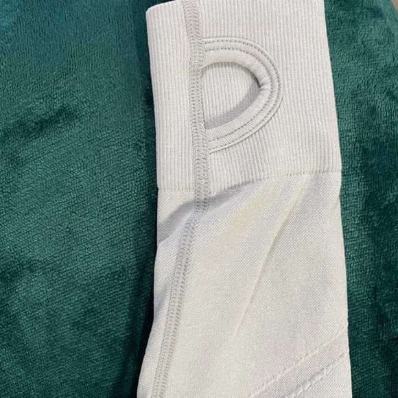 Women's Activewear set - Picture 2 of 5